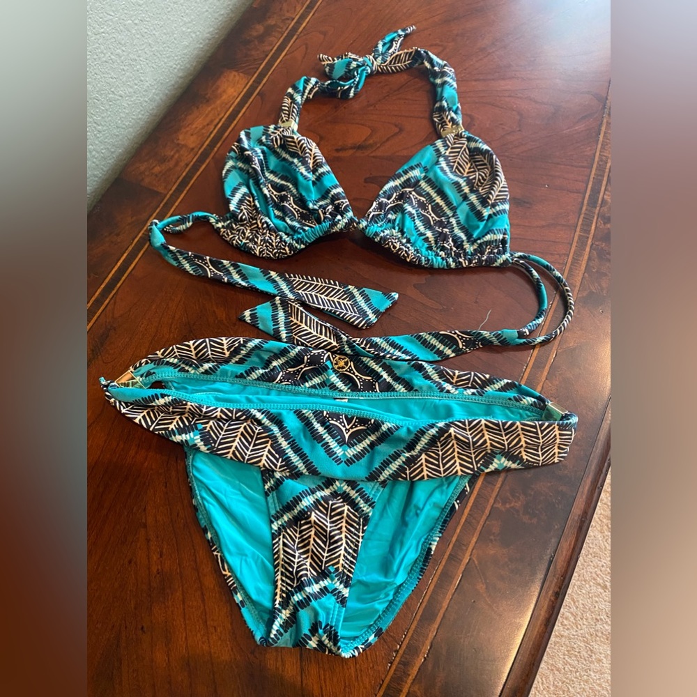 Vix Bikini with metal hardware